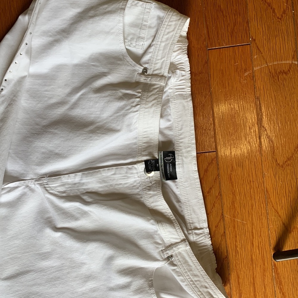 White capris with rhinestone accents - Picture 6 of 6
